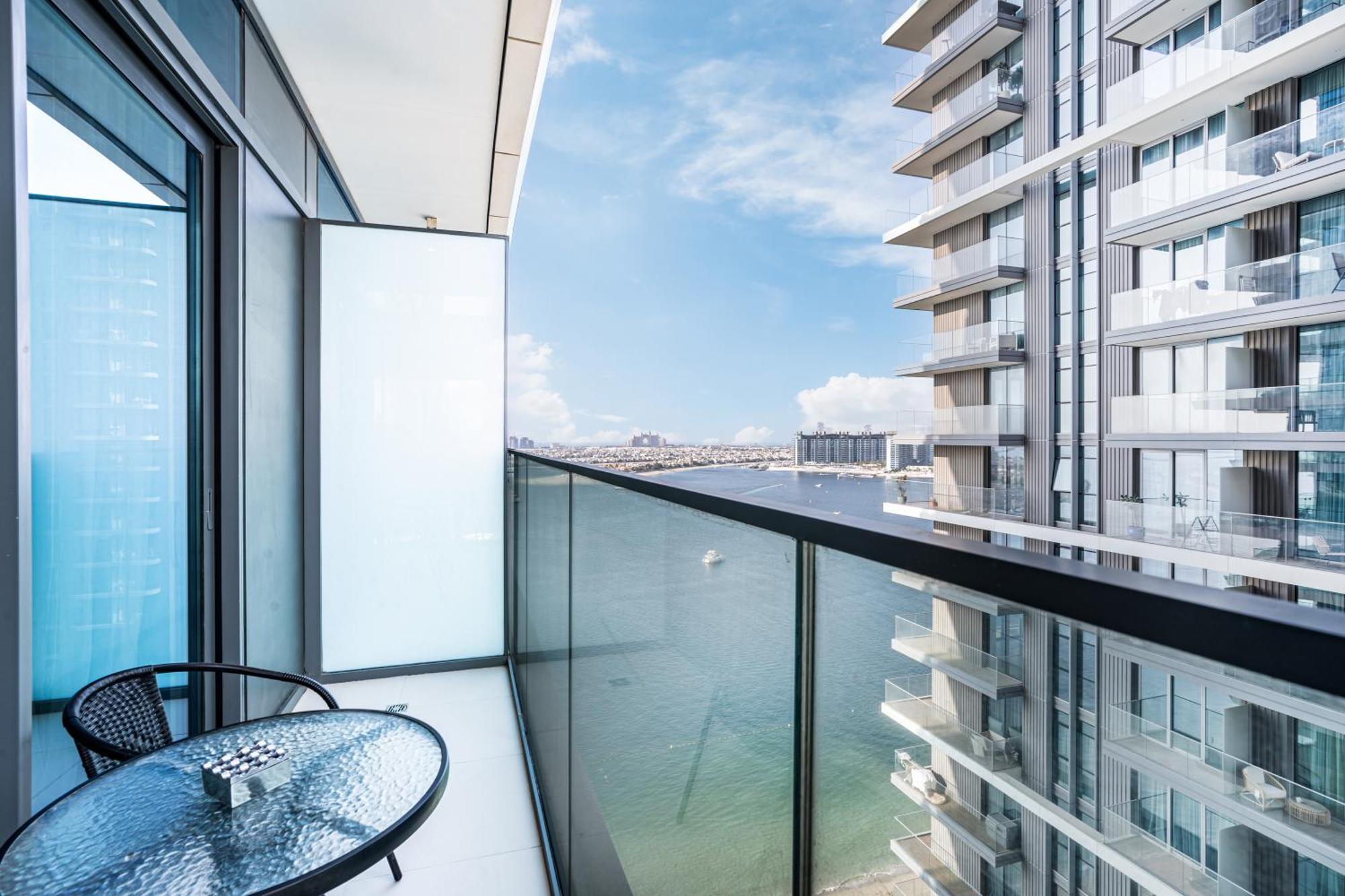 Stunning Beachfront With Panoramic Sea Views Apartment Dubai