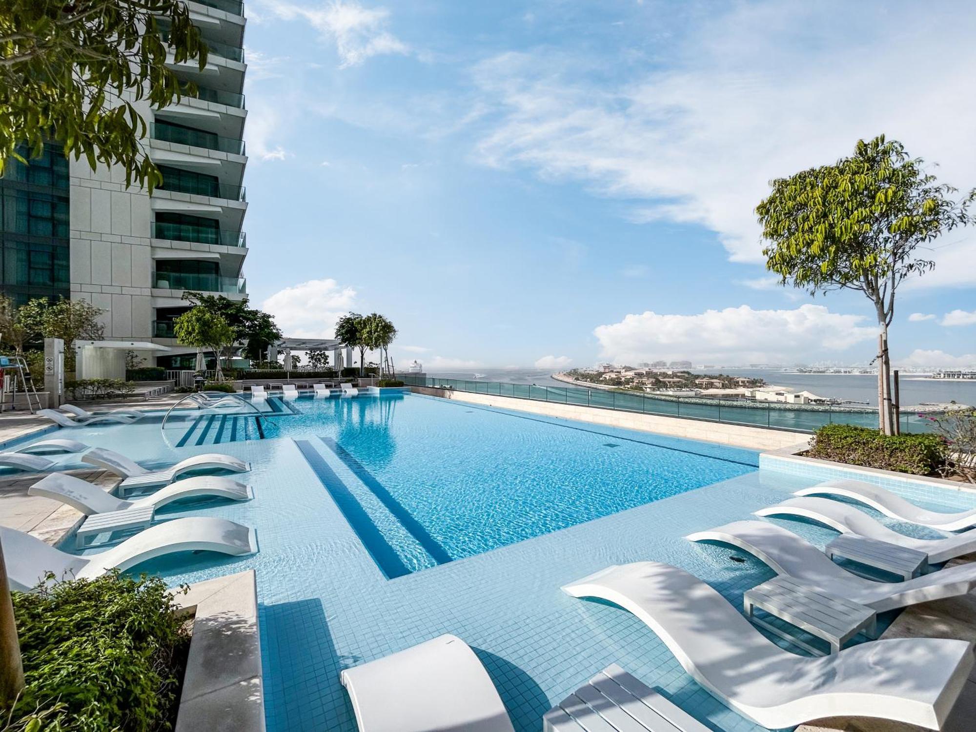 Apartment Stunning Beachfront With Panoramic Sea Views